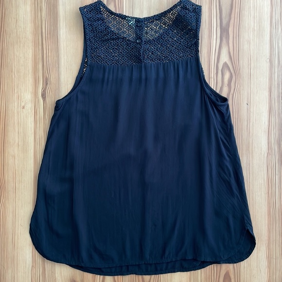 Sleeveless black summer top - Picture 3 of 4